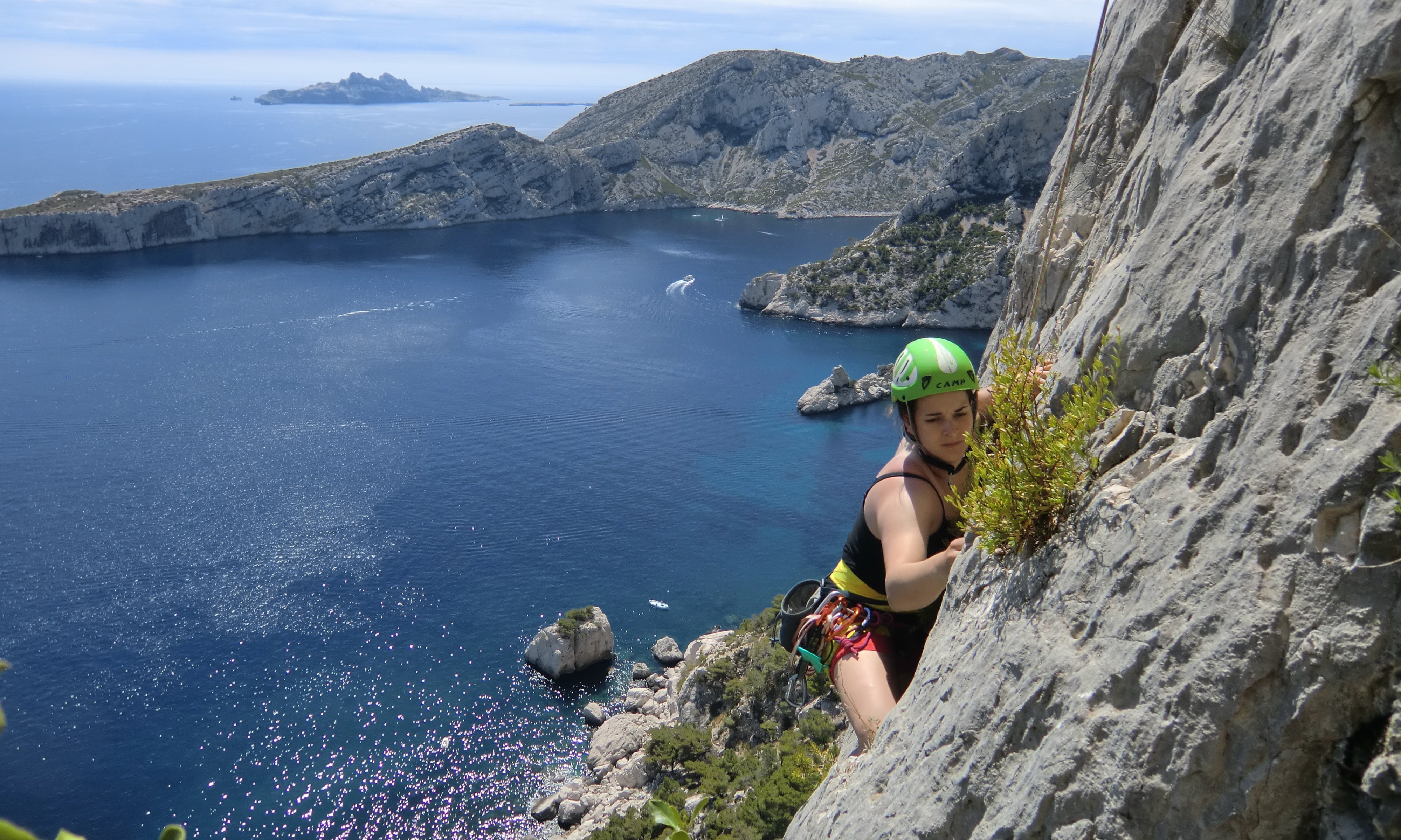 escalade dans les calanques grande voie face a la mediterranee
